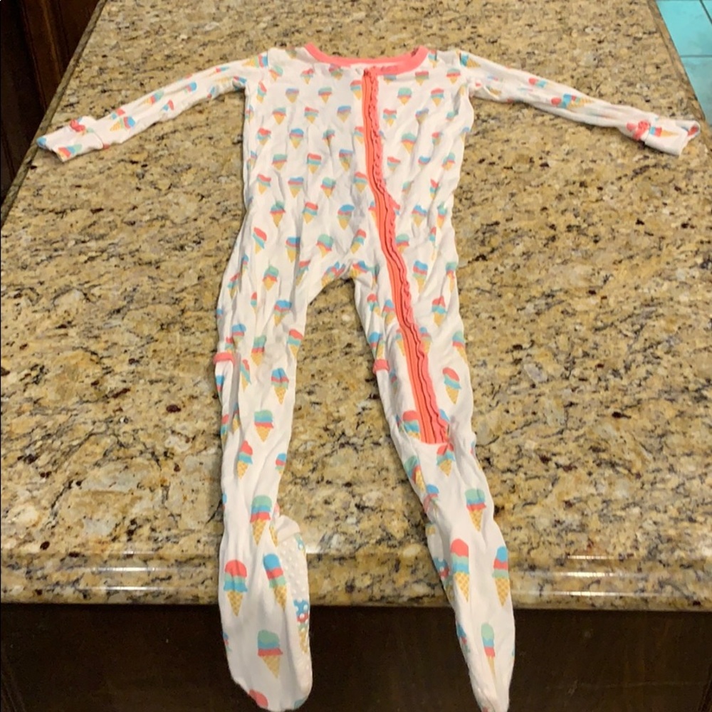 KicKee Pants 2t footed pajamas